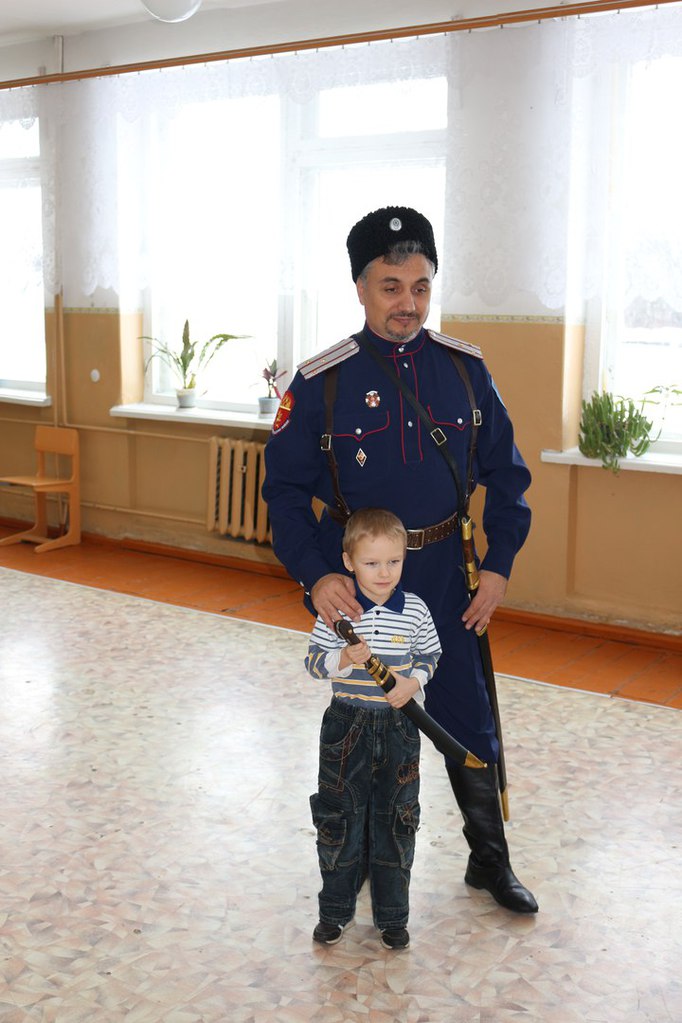 Благотворительная новогодняя акция тамбовских казаков – конфеты, история и казачьи традиции