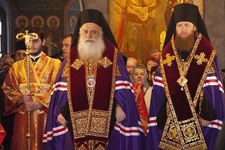 Войсковой священник Центрального казачьего войска иерей Марк Кравченко совершил молебное пение с акафистом великомученику Димитрию Солунскому перед его святой Десницей Войсковой священник Центрального казачьего войска иерей Марк Кравченко совершил молебное пение с акафистом великомученику Димитрию Солунскому перед его святой Десницей