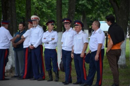 Казаки Центрального казачьего войска поздравили военнослужащих Кантемировской дивизии с 78-летием