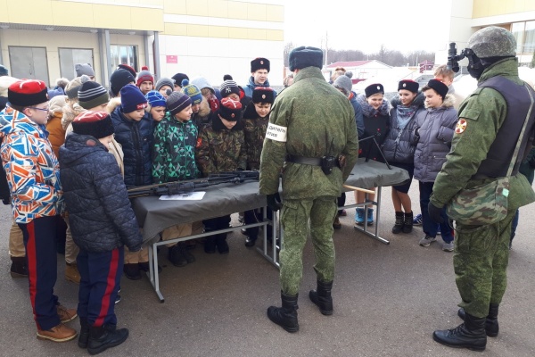 Калужские кадеты побывали в Росгвардии