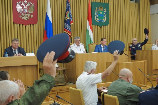 По традициям казачества