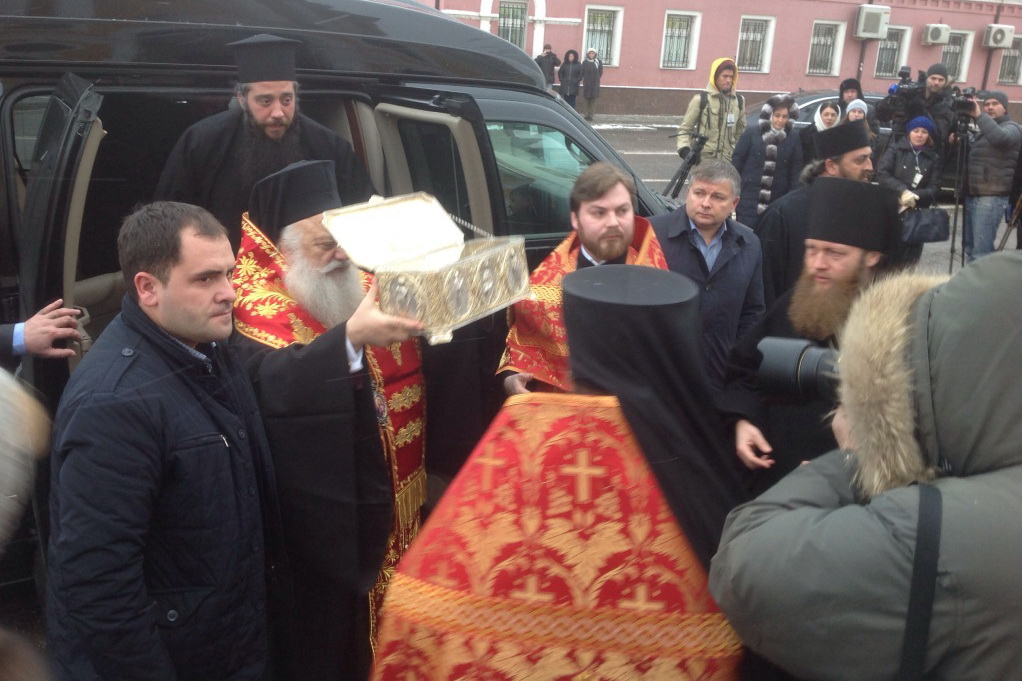 Войсковой священник Центрального казачьего войска иерей Марк Кравченко совершил молебное пение с акафистом великомученику Димитрию Солунскому перед его святой Десницей Войсковой священник Центрального казачьего войска иерей Марк Кравченко совершил молебное пение с акафистом великомученику Димитрию Солунскому перед его святой Десницей
