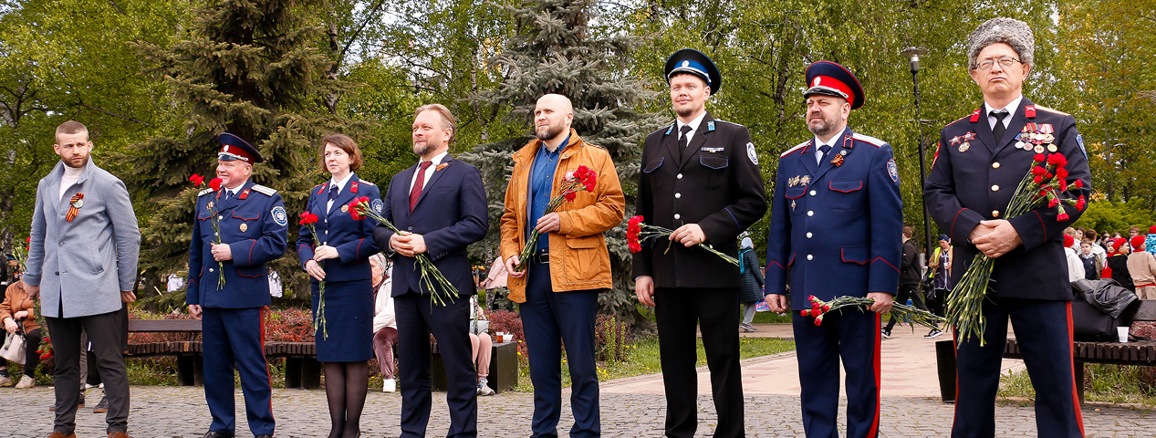 В Москве прошла акция «Цветы Победы» В Москве прошла акция «Цветы Победы»