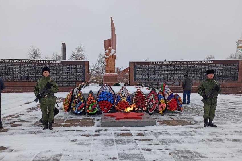 В Воронежской области отметили годовщину освобождения поселка Кантемировка В Воронежской области отметили годовщину освобождения поселка Кантемировка