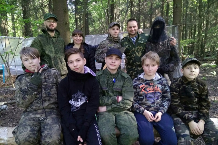 Московские казаки тренируют детишек Московские казаки тренируют детишек