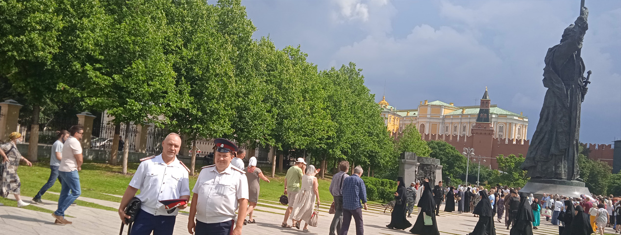 По многовековому укладу Святой Руси По многовековому укладу Святой Руси