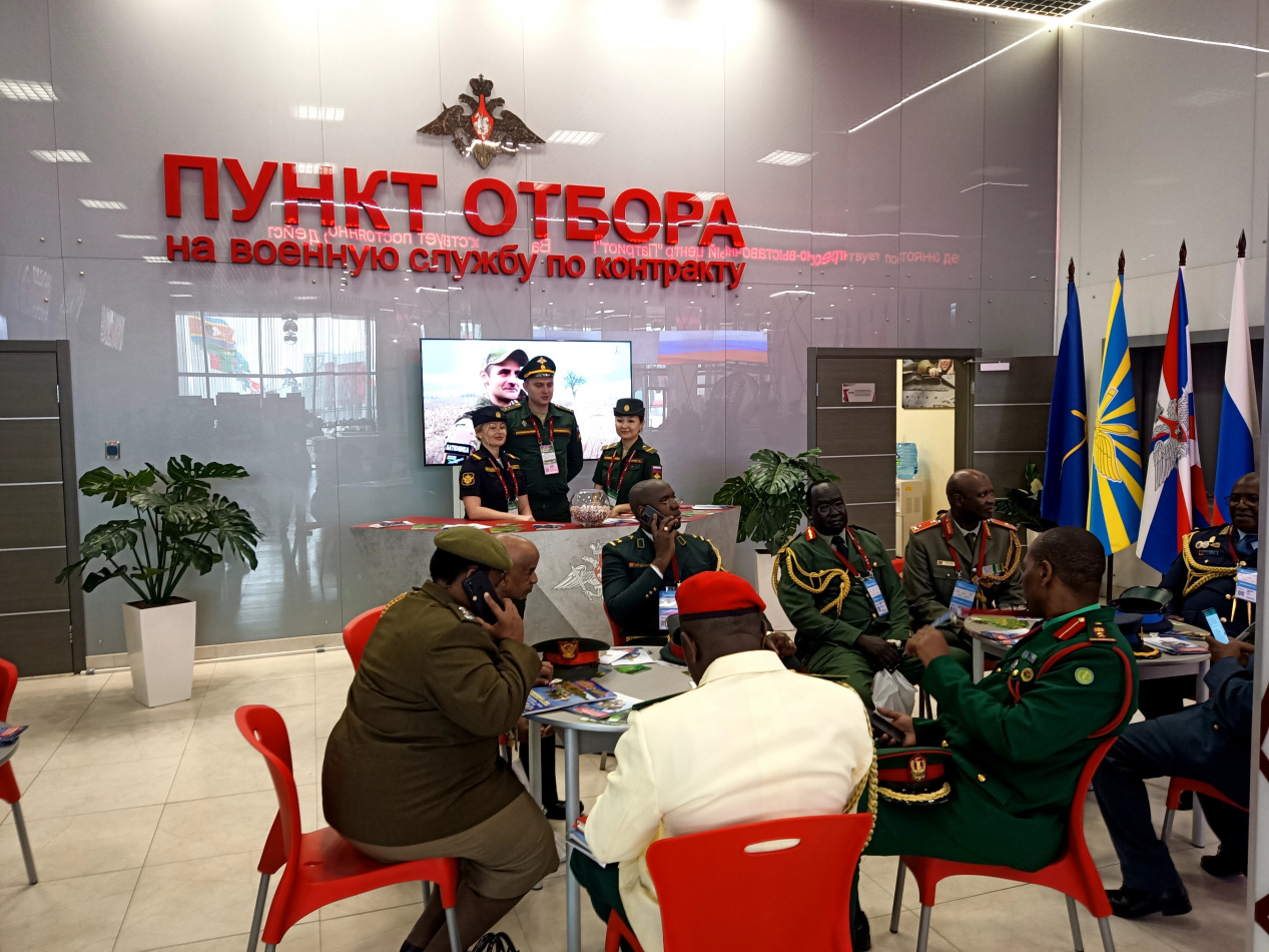 День редакции журнала «Военные комиссариаты России» прошел в рамках МВТФ «Армия-2023» День редакции журнала «Военные комиссариаты России» прошел в рамках МВТФ «Армия-2023»