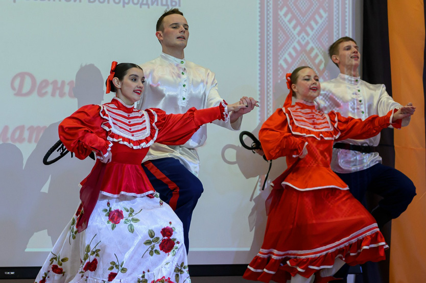 «Сердце матери лучше солнца греет»
