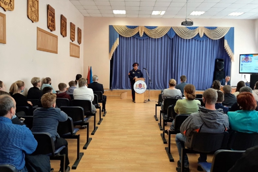 В Калуге откроют казачьи кадетские классы В Калуге откроют казачьи кадетские классы