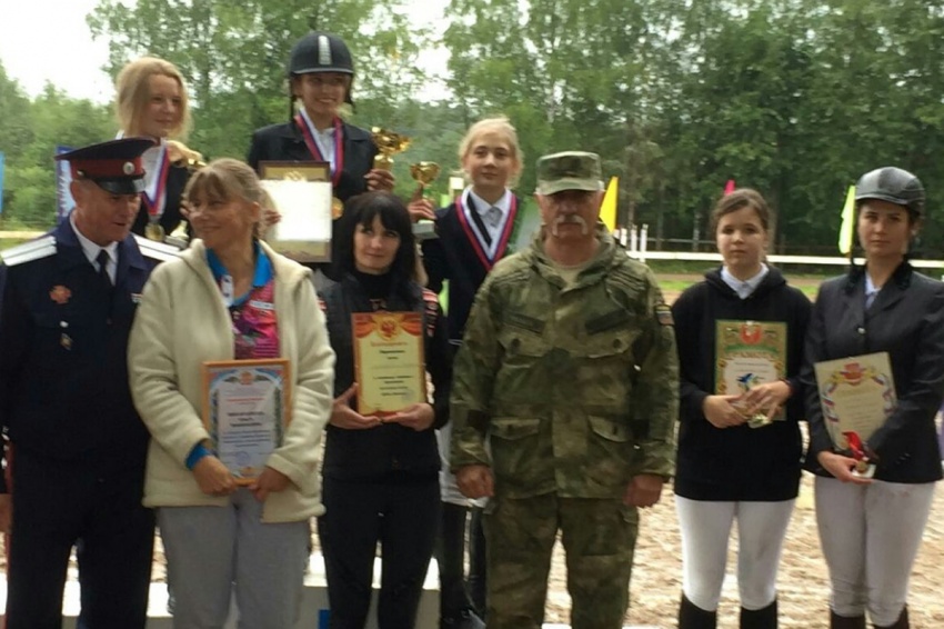 В Гагарине прошли соревнования по конному спорту В Гагарине прошли соревнования по конному спорту