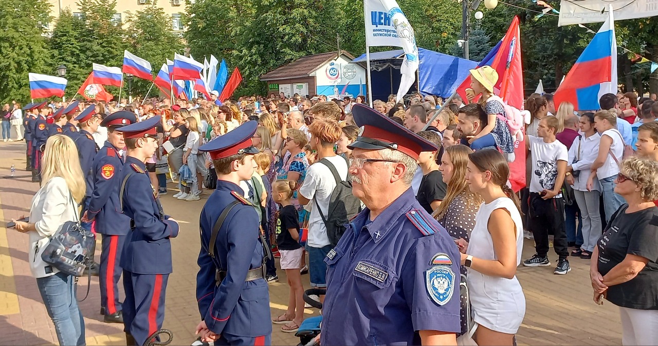 Славься, страна, мы гордимся тобой!