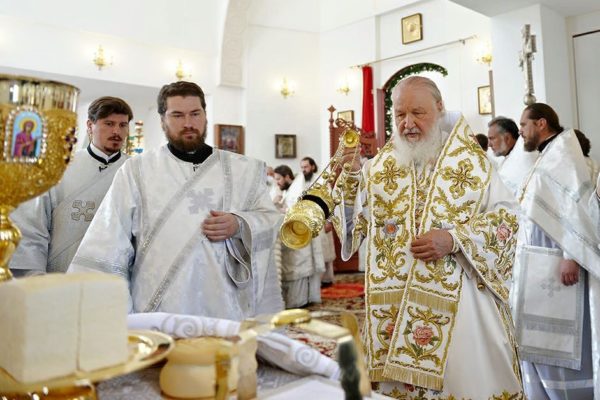 Патриарх Кирилл совершил молитву о погибших и пострадавших при урагане в Москве Патриарх Кирилл совершил молитву о погибших и пострадавших при урагане в Москве