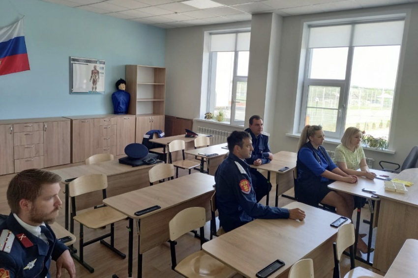 Открытие казачьего кадетского класса обсудили в Воронежской области Открытие казачьего кадетского класса обсудили в Воронежской области