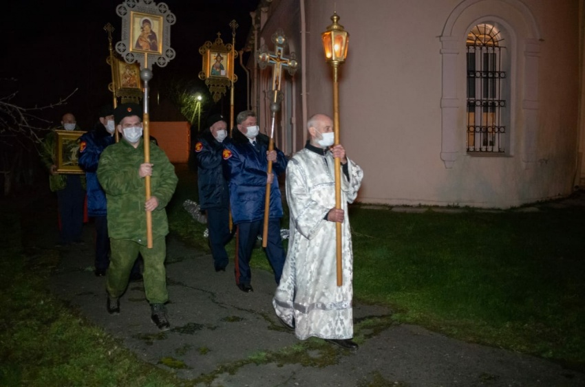 Дмитровские казаки приняли участие в охране общественного порядка на Пасху Дмитровские казаки приняли участие в охране общественного порядка на Пасху