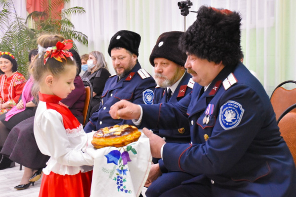 Воспитанники детсада стали казачатами