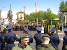 Казаки ВКО ЦКВ в почетном карауле. Визит Святейшего Патриарха Московского и всея Руси в Серпухов. 18.05.15