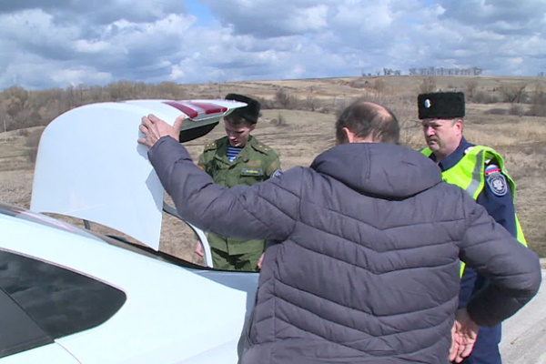 Романтики ради. Кто помогает военным добровольно и бесплатно охранять границу Воронежской области (видео) Романтики ради. Кто помогает военным добровольно и бесплатно охранять границу Воронежской области (видео)