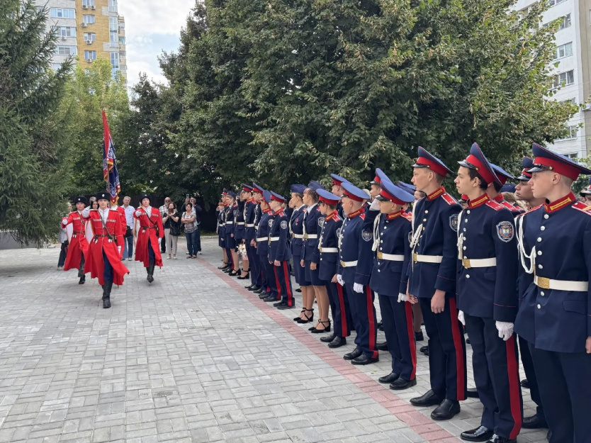 В «Казачьем кадетском корпусе имени графа И.И. Воронцова-Дашкова» в Тамбове состоялась торжественная линейка, посвященная Дню Знаний