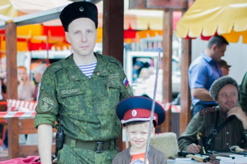 Казаки и спасатели провели праздник для детей Казаки и спасатели провели праздник для детей