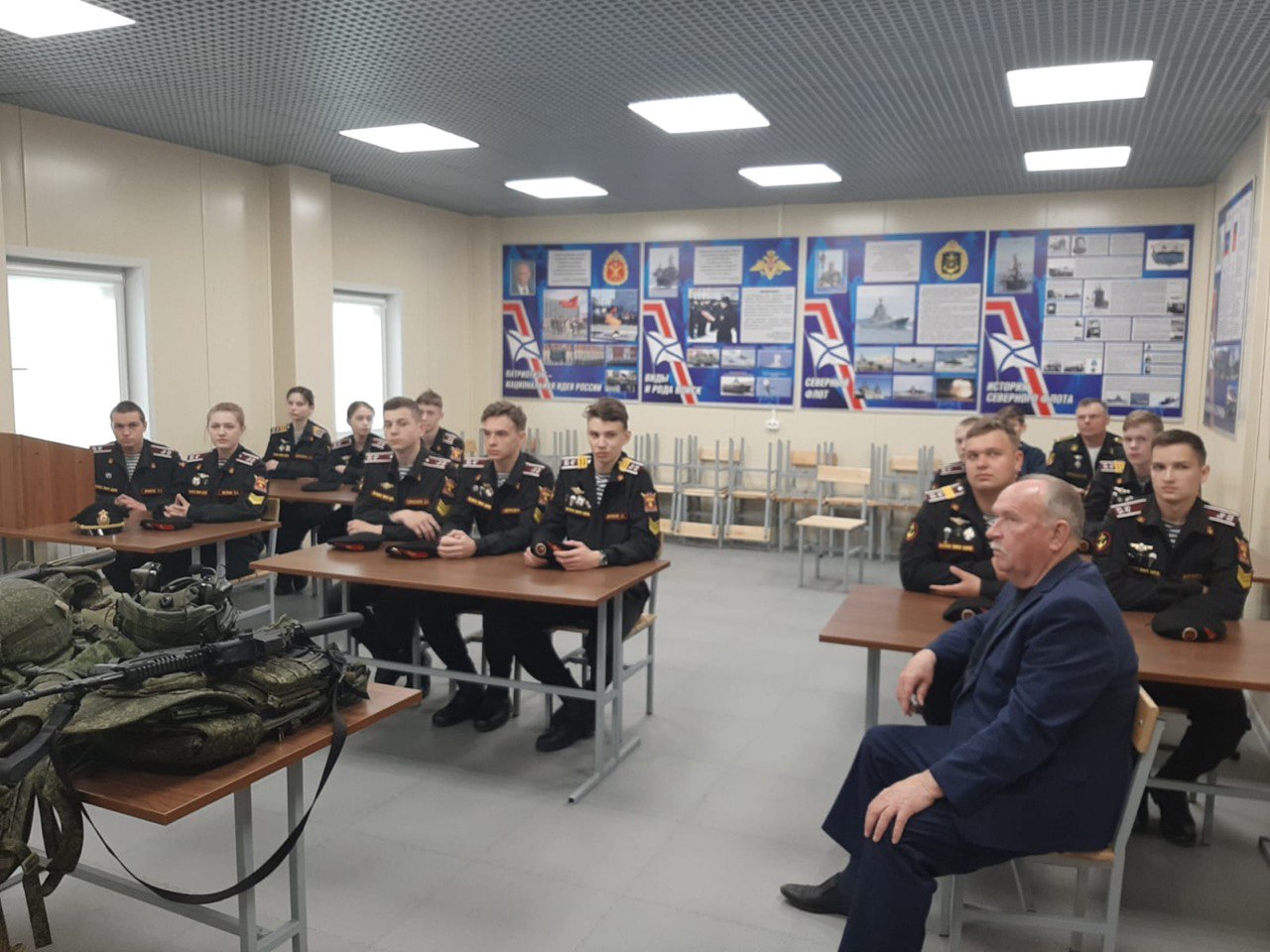 Брянские казачата посетили Северный флот