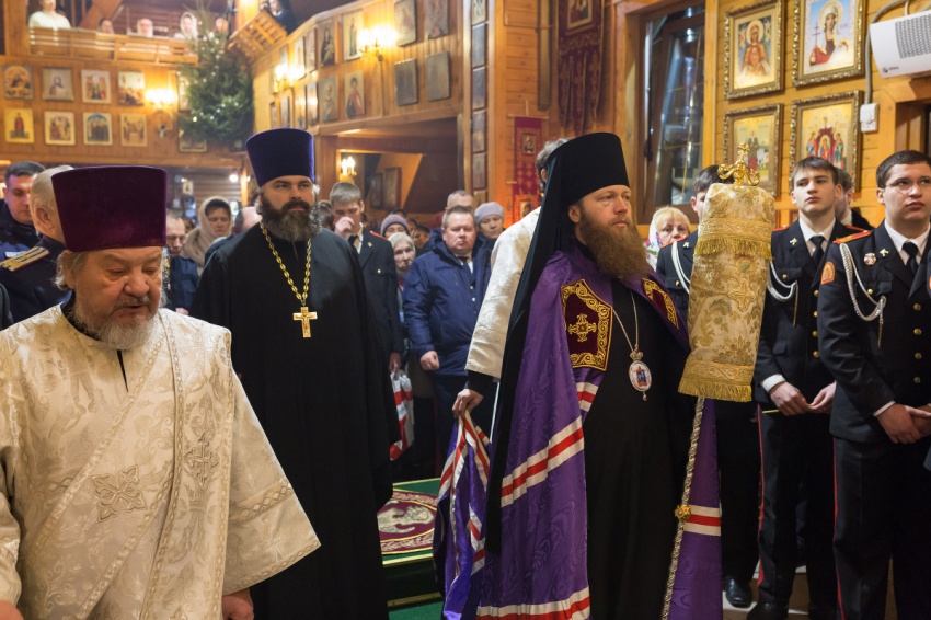 На Праздновании собора 70-ти апостолов на приходе храма св. равноап. кн. Владимира атаман ВКО ЦКВ Иван Миронов поздравил войскового священника иерея Марка Кравченко На Праздновании собора 70-ти апостолов на приходе храма св. равноап. кн. Владимира атаман ВКО ЦКВ Иван Миронов поздравил войскового священника иерея Марка Кравченко
