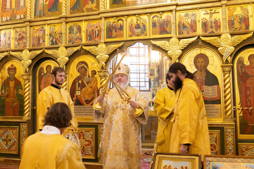 Председатель Синодального комитета по взаимодействию с казачеством возглавил Божественную литургию в казачьем храме г. Москвы и принял присягу московских казаков Председатель Синодального комитета по взаимодействию с казачеством возглавил Божественную литургию в казачьем храме г. Москвы и принял присягу московских казаков