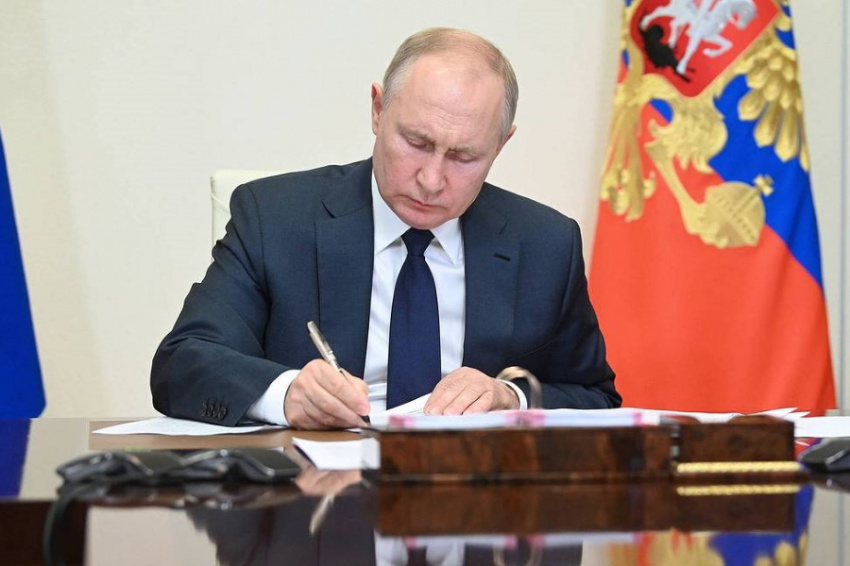 Президент РФ Владимир Путин подписал указ о призыве россиян из запаса на военные сборы Президент РФ Владимир Путин подписал указ о призыве россиян из запаса на военные сборы