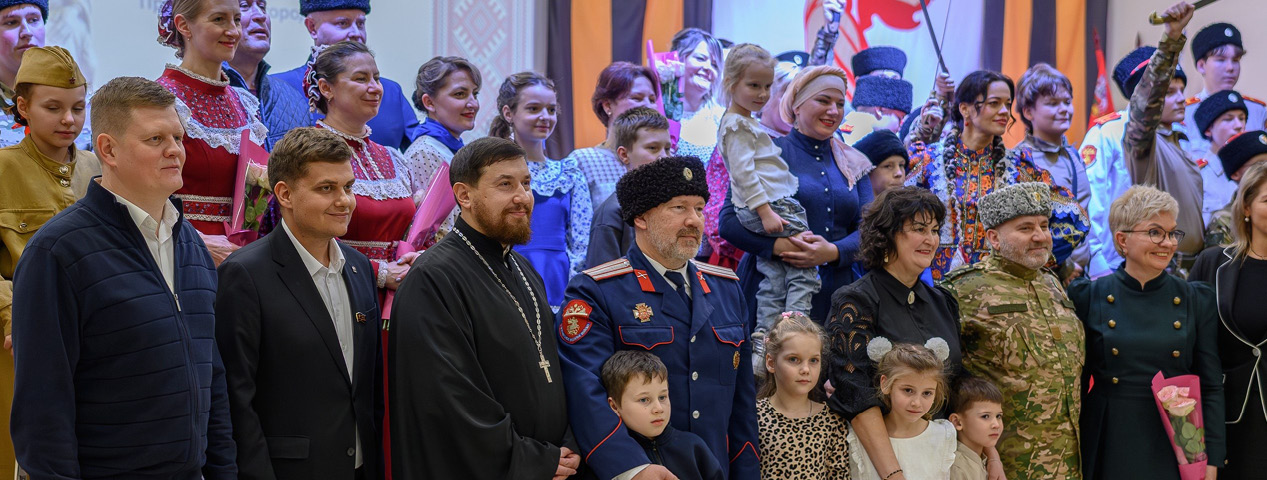 «Сердце матери лучше солнца греет» «Сердце матери лучше солнца греет»