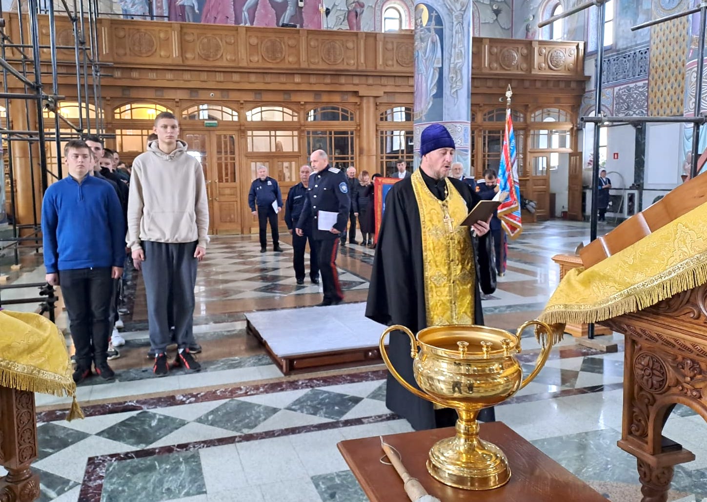 Служить верой и правдой
