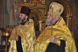 Епископ Елецкий и Лебедянский Максим возглавил Всенощное бдение в канун Дня Всех Святых. 13.06.15, хутор Мокрый