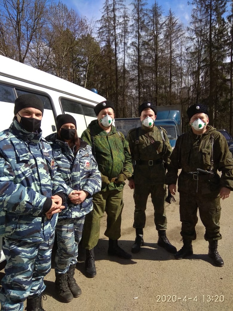 Казаки Одинцовского ХКО помогают пожилым людям своего округа и участвуют в рейдах с полицией