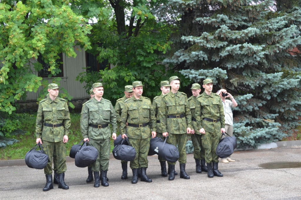 В Калуге проводили призывников