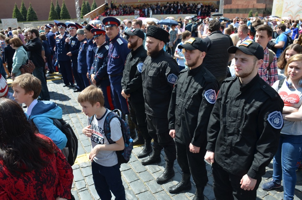 В слове МЫ сто тысяч Я!