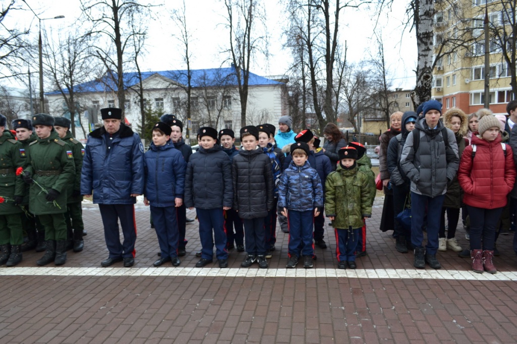 "Слава и тебе, великий город, сливший воедино фронт и тыл"