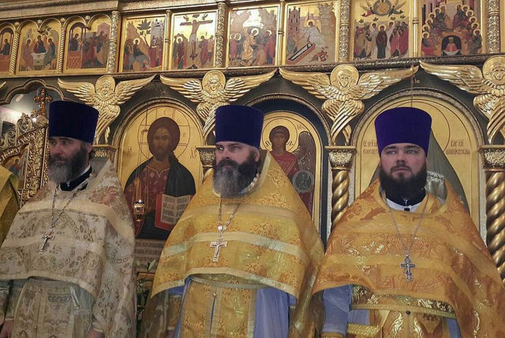 Войсковой священник ЦКВ иерей Марк Кравченко сослужил за Божественной Литургией Высокопреосвященнейшему Кириллу митрополиту Ставропольскому и Невинномысскому в храме иконы Божией Матери «Отрада и Утешение» Войсковой священник ЦКВ иерей Марк Кравченко сослужил за Божественной Литургией Высокопреосвященнейшему Кириллу митрополиту Ставропольскому и Невинномысскому в храме иконы Божией Матери «Отрада и Утешение»