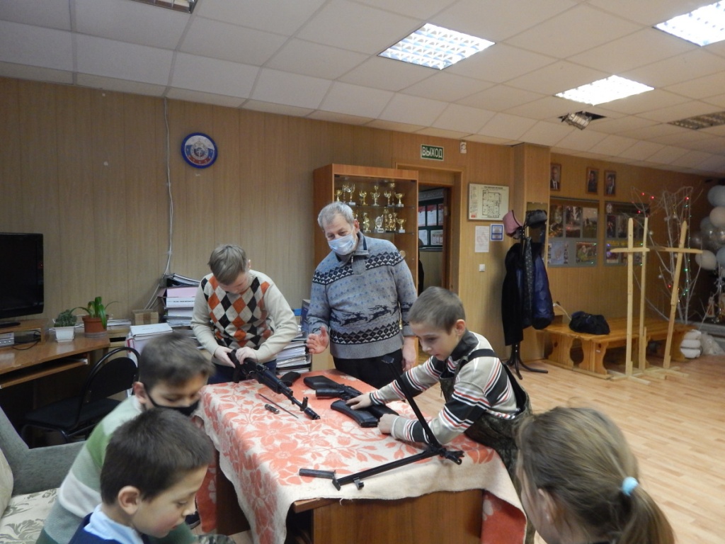 Ступинские казаки проводят занятия с подрастающим поколением