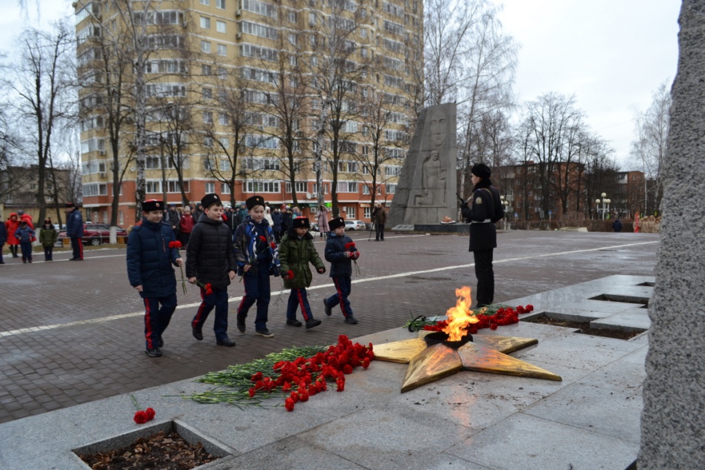 "Слава и тебе, великий город, сливший воедино фронт и тыл"