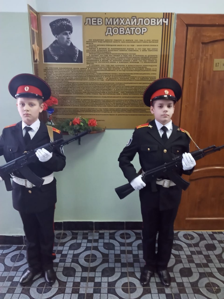 Кадеты расчистили от снега три памятника
