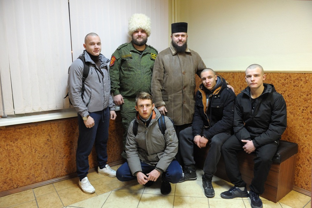 Казаки Отдельского казачьего общества Московской области отправились служить в Кантемировскую дивизию Казаки Отдельского казачьего общества Московской области отправились служить в Кантемировскую дивизию