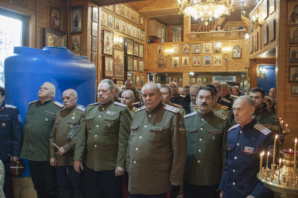 В храме св. равн. кн. Владимира при МПКУ им. М.А. Шолохова ослужена заупокойная панихида по жертвам политики расказачивания