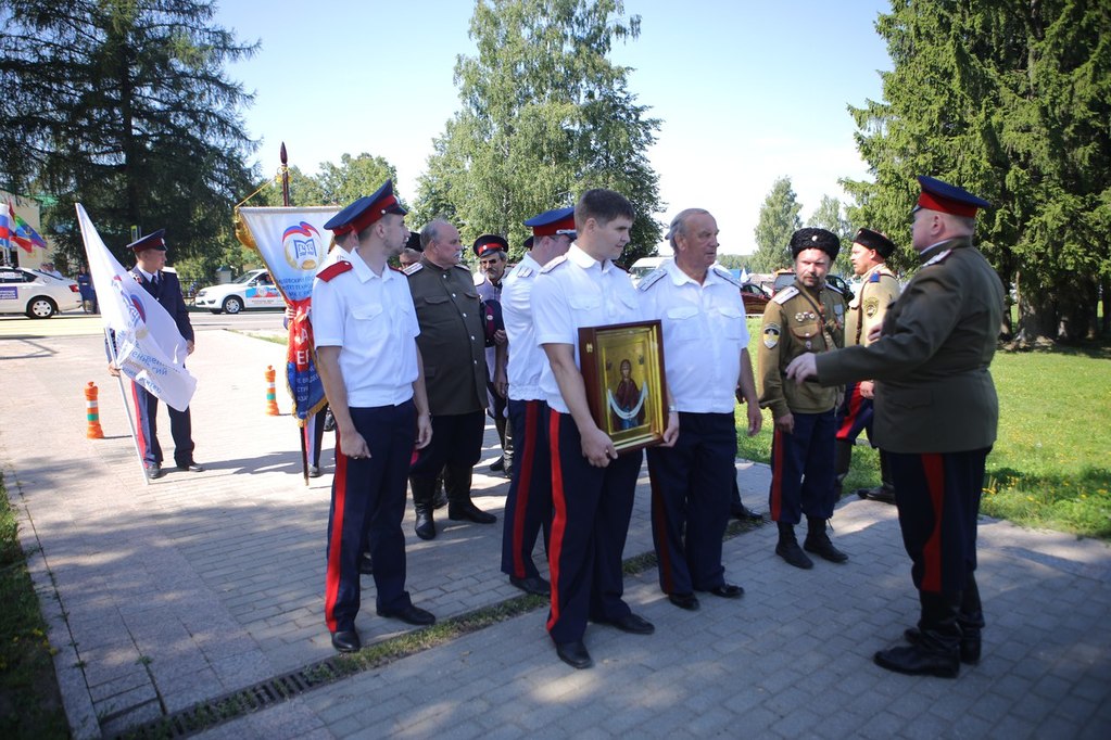 Участники уникального автопробега прибыли в Бородино