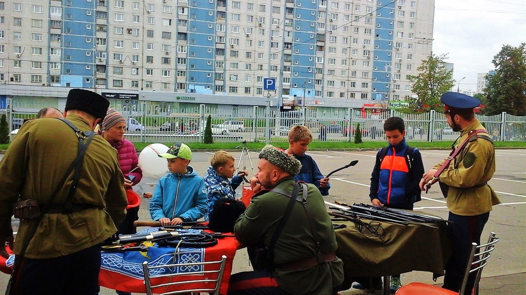 Казаки и пожарные прививают школьникам навыки безопасности