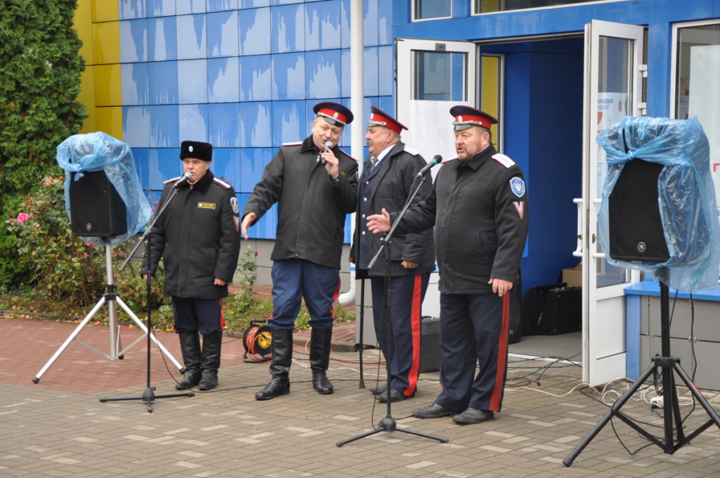 С участием в делах страны