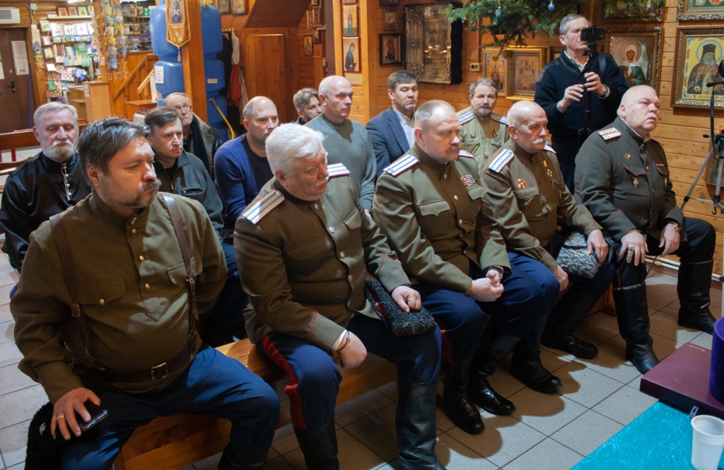 В храме св. равноап. кн. Владимира при МПКУ им. М.А. Шолохова почтили память жертв политики расказачивания