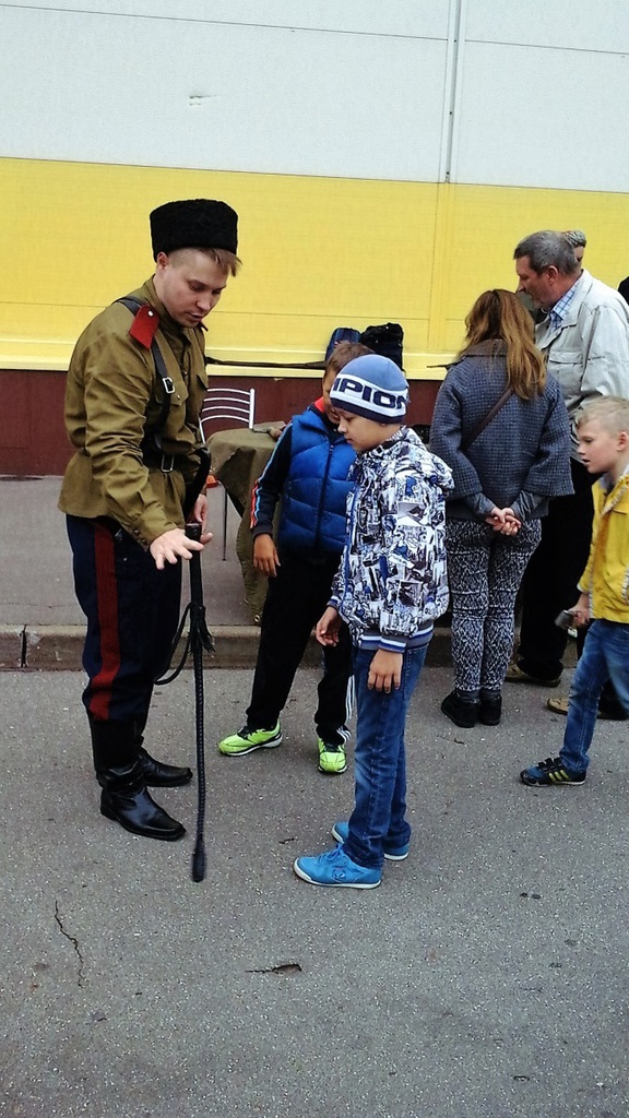 Казаки и пожарные прививают школьникам навыки безопасности
