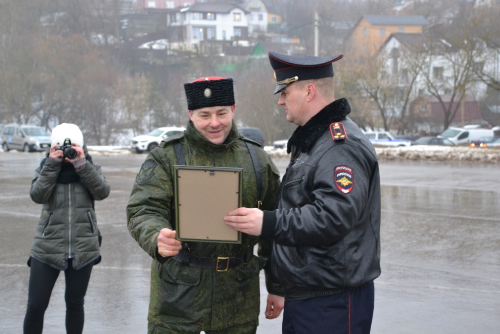 Казаков-дружинников Калужского ОКО ВКО ЦКВ наградили за службу