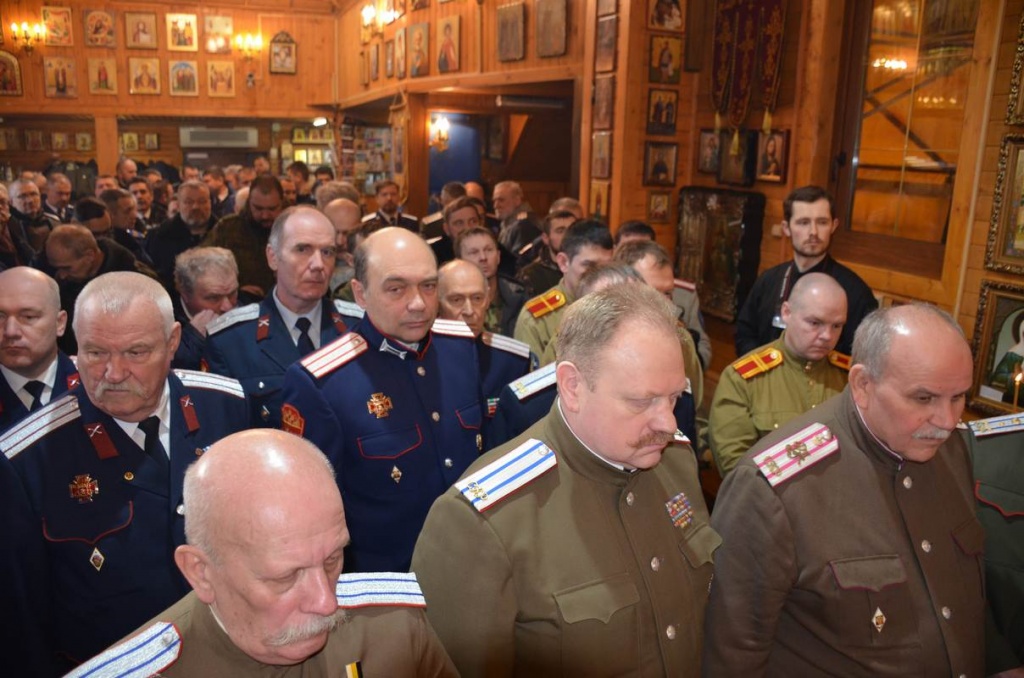 В храме св. равн. кн. Владимира при МПКУ им. М.А. Шолохова ослужена заупокойная панихида по жертвам политики расказачивания