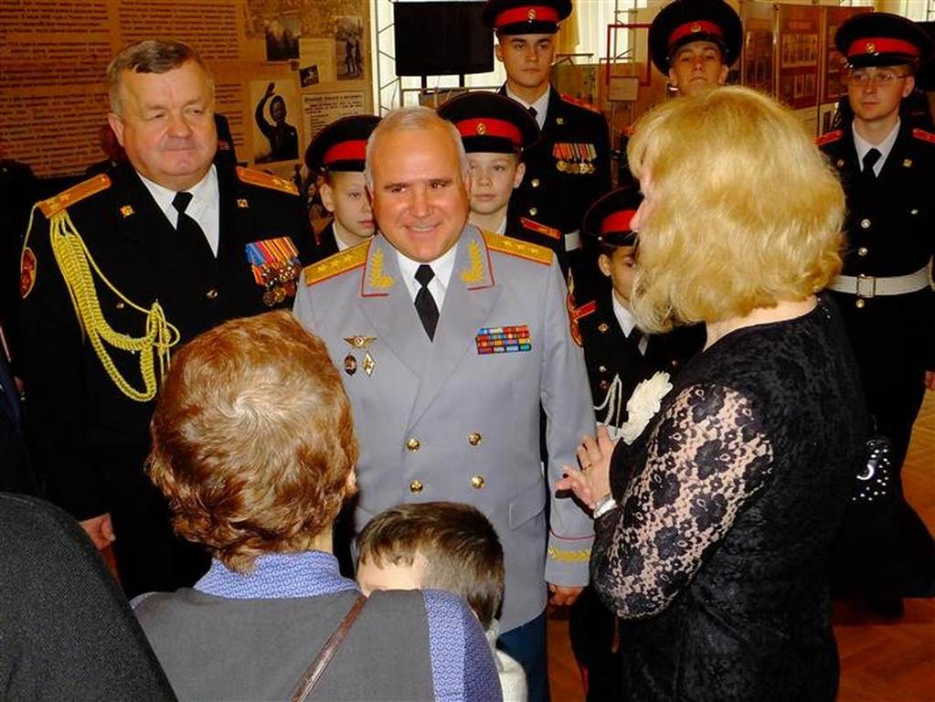 Войсковой священник ЦКВ, настоятель храма св. равноап. кн. Владимира при МПКУ им. М.А. Шолохова иерей Марк Кравченко принял участие торжествах по случаю 15-й годовщины со дня образования МПКУ имени М.А. Шолохова войск национальной гвардии РФ