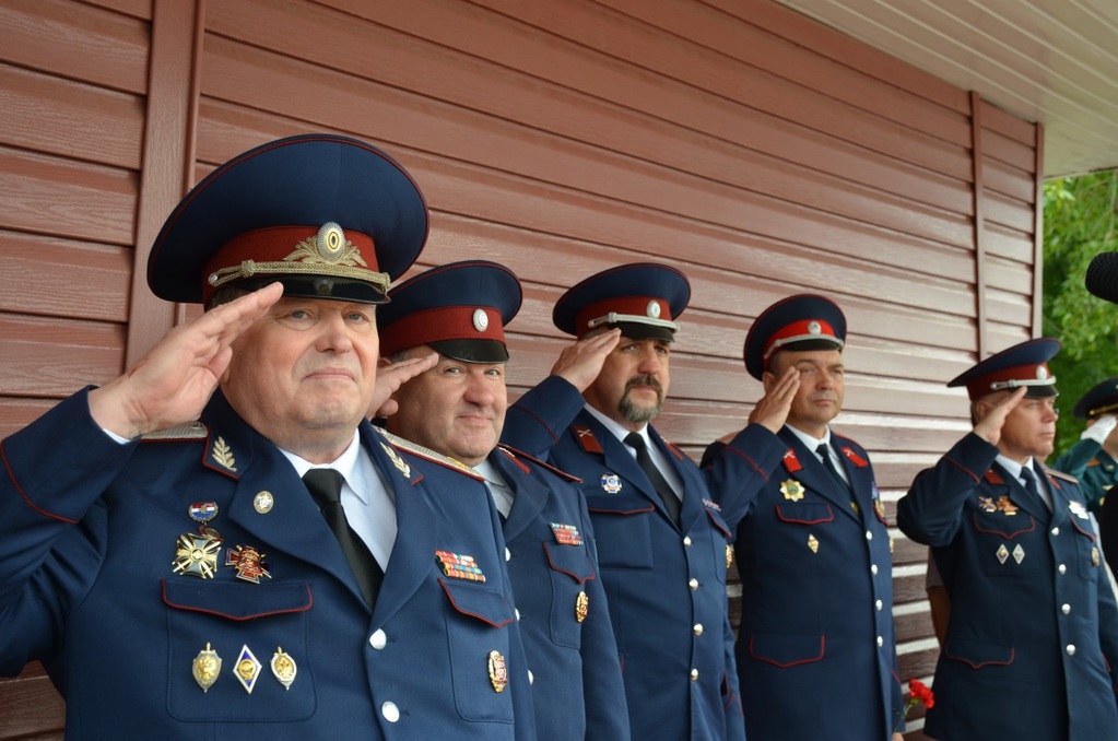 Казаки Центрального казачьего войска поздравили военнослужащих Кантемировской дивизии с 75-й годовщиной