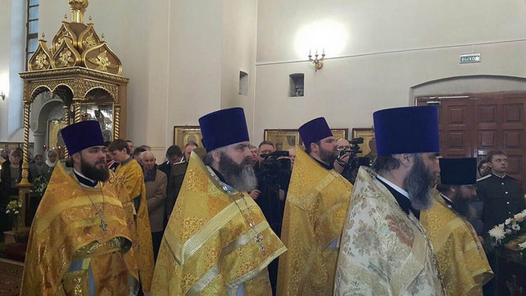 Войсковой священник ЦКВ иерей Марк Кравченко сослужил за Божественной Литургией Высокопреосвященнейшему Кириллу митрополиту Ставропольскому и Невинномысскому в храме иконы Божией Матери «Отрада и Утешение»